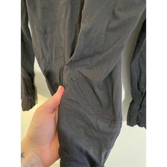 Lululemon Extra Mile 1/2 Zip in Black - Picture 9 of 10